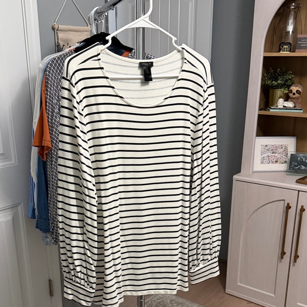 Ann Taylor Factory Black and White Striped Long Sleeve Tee
